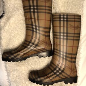 Burberry haymarket classic check rain boots